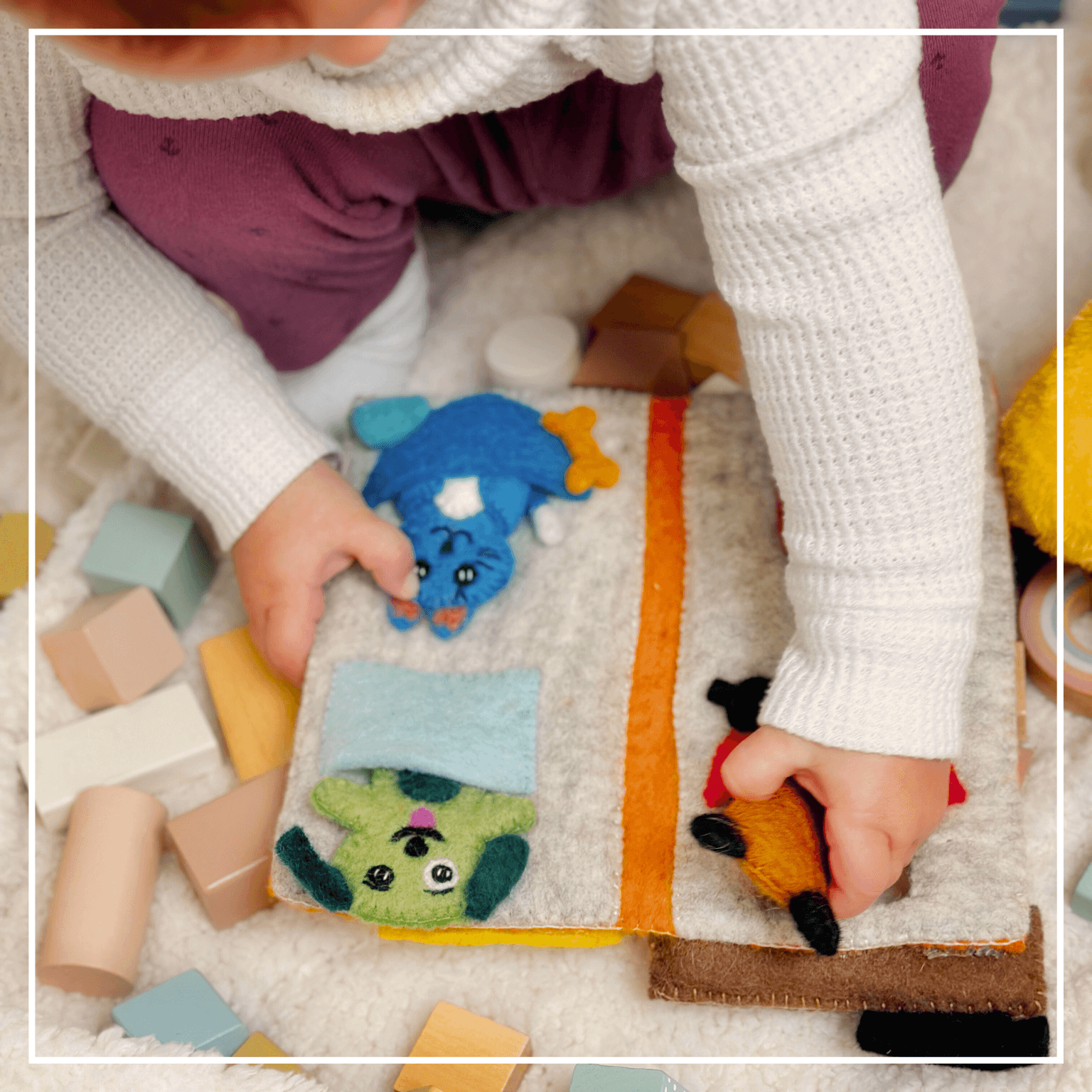 Pet Pals Finger Puppet Set - Dog, Cat & Hamster with House Ages 3+