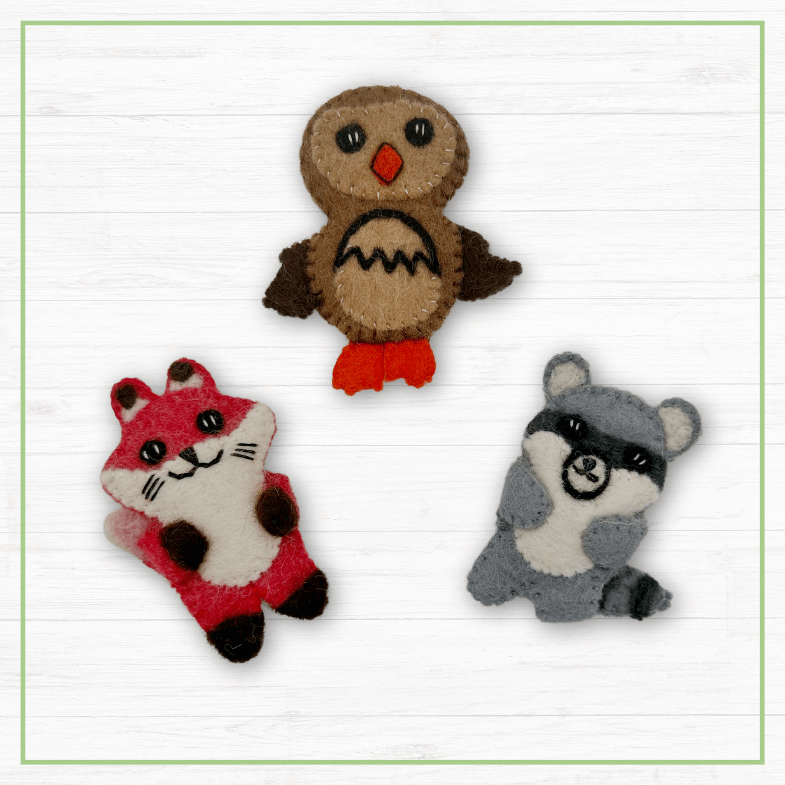 OmaOmaOma! Forest Friends Adventure Travel Set - 3 Wool Finger Puppets & Tree House 3y+