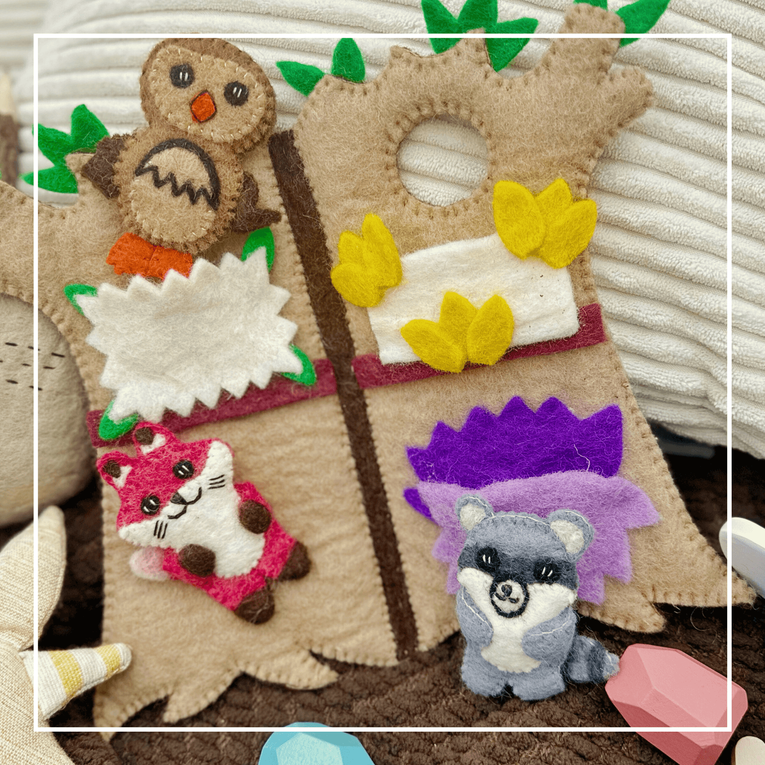 OmaOmaOma! Forest Friends Adventure Travel Set - 3 Wool Finger Puppets & Tree House 3y+