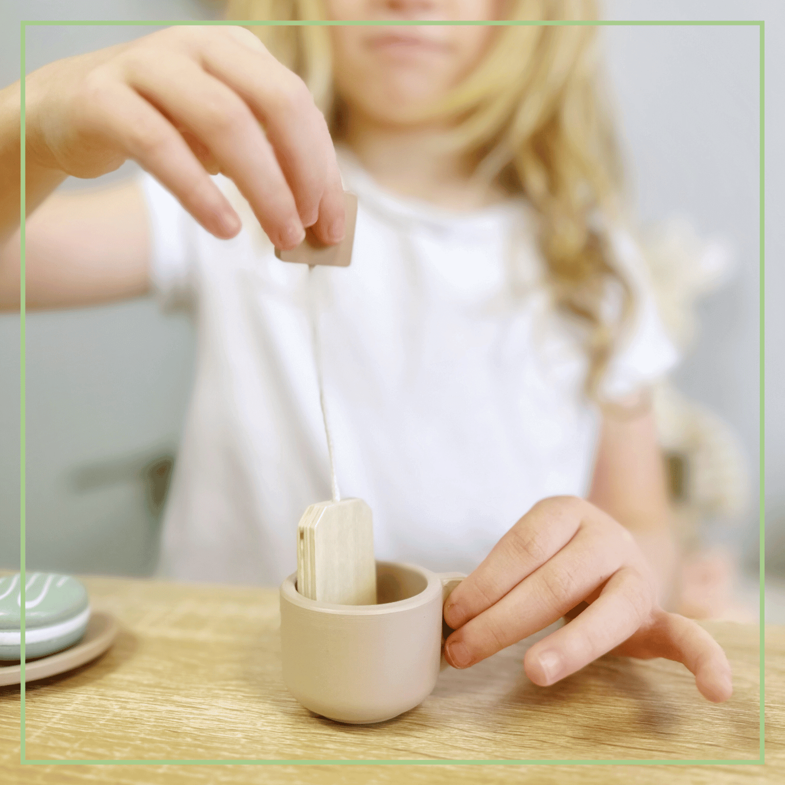 OmaOmaOma! Wooden Tea Party Set - Pretend Play Service for Two 3y+