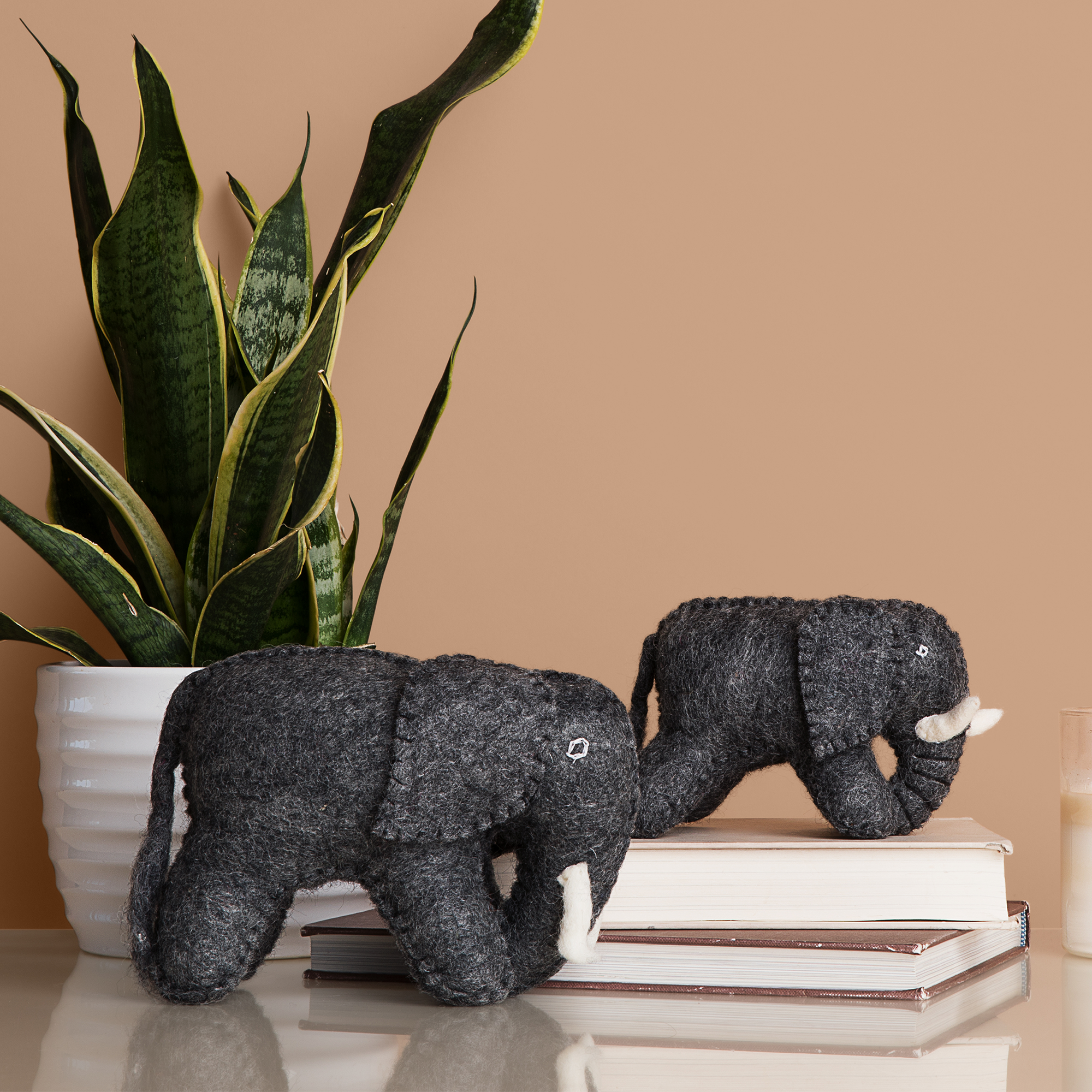 This mom and baby elephant set makes the best elephant nursery decor.