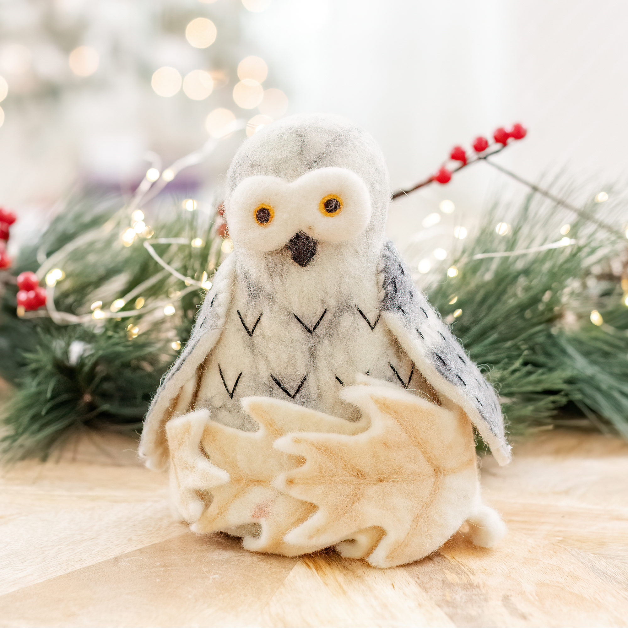 Unique Snowy Owl Tree Topper | White Owl Christmas Tree Décor and Ornament | Christmas Home and Mantle Decor